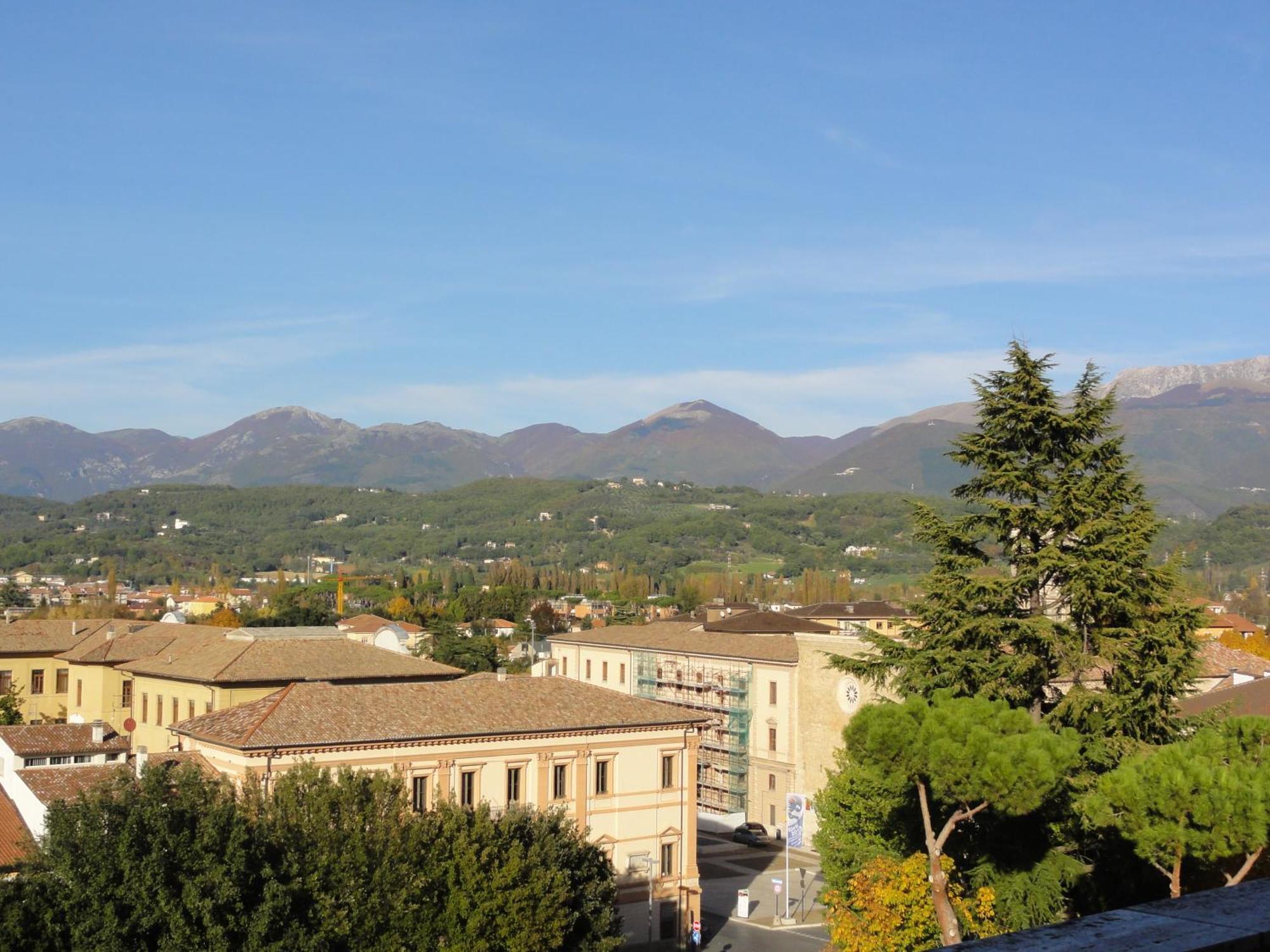 Hotel&Ristorante Miramonti Palazzo Storico Rieti Bagian luar foto