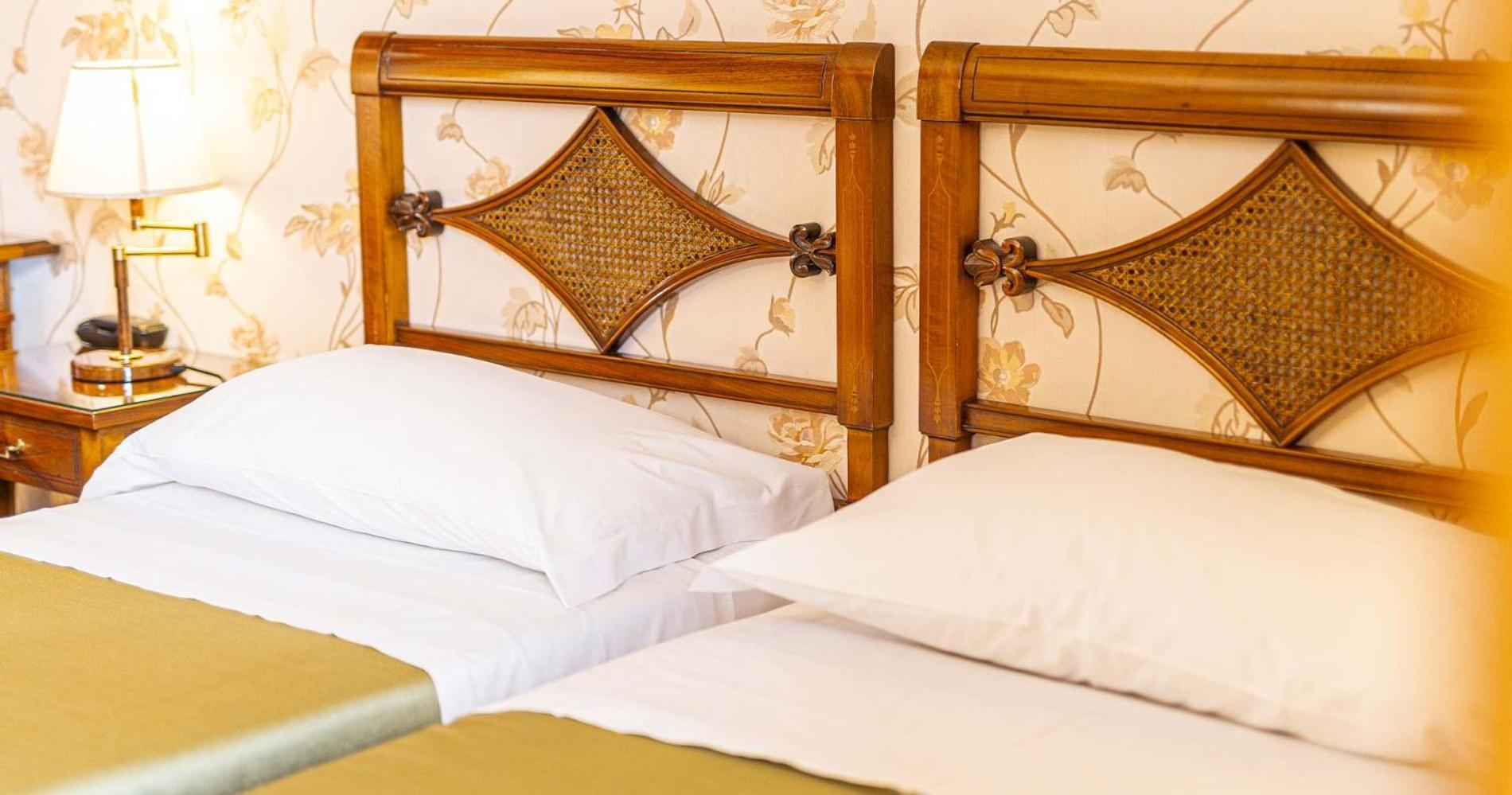 Hotel&Ristorante Miramonti Palazzo Storico Rieti Bagian luar foto