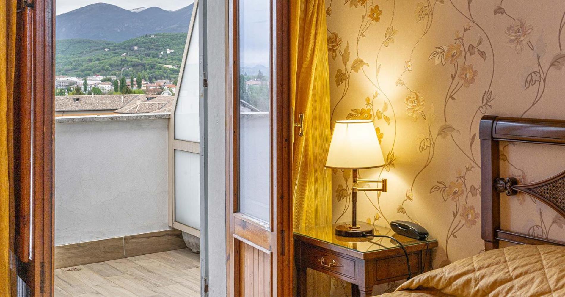 Hotel&Ristorante Miramonti Palazzo Storico Rieti Bagian luar foto