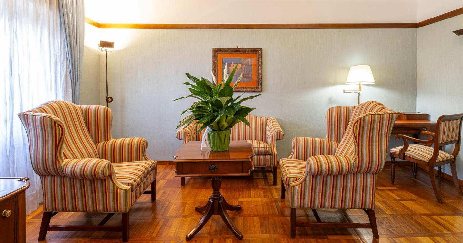 Hotel&Ristorante Miramonti Palazzo Storico Rieti Bagian luar foto
