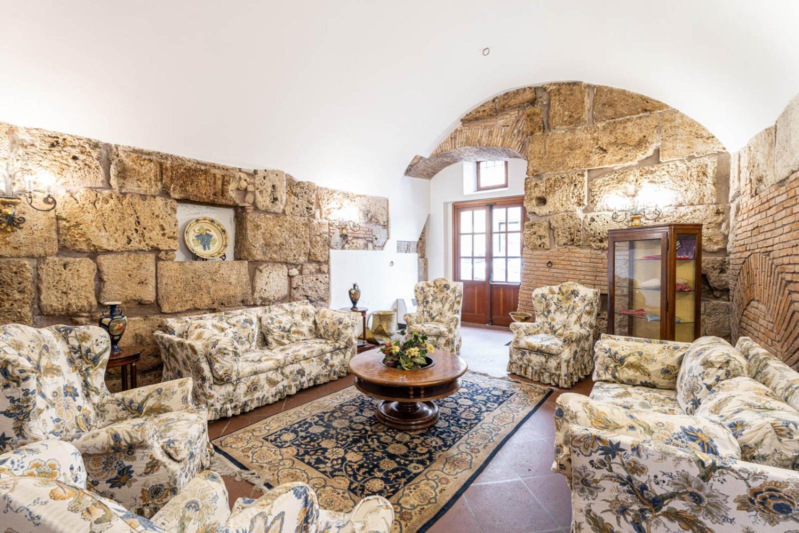 Hotel&Ristorante Miramonti Palazzo Storico Rieti Bagian luar foto