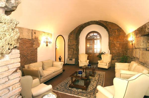 Hotel&Ristorante Miramonti Palazzo Storico Rieti Bagian luar foto